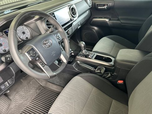 Certified 2020 Toyota Tacoma TRD Sport w/ Technology Package RWD image 9