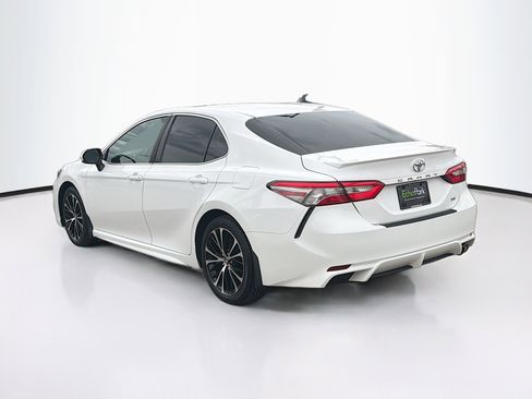 Used 2018 Toyota Camry SE w/ Moonroof Package image 5