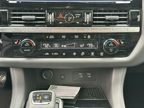 New 2026 Nissan Pathfinder SL image 17