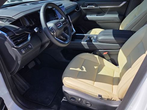 Used 2026 GMC Acadia Elevation FWD image 8