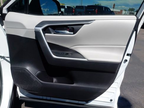 Certified 2022 Toyota RAV4 XLE AWD/4WD image 30