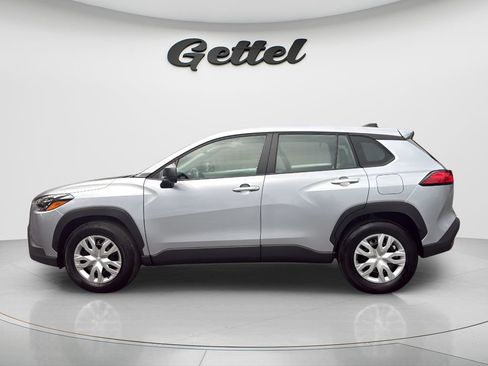 Used 2025 Toyota Corolla Cross L FWD image 8