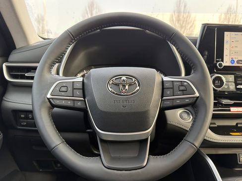 New 2026 Toyota Highlander XLE image 21