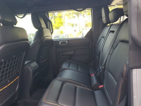 Used 2024 Ford Bronco Badlands AWD/4WD image 16