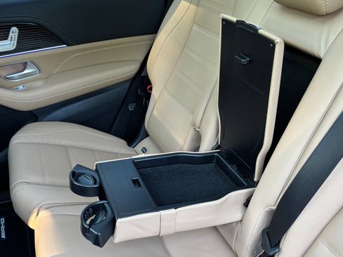 Used 2024 Mercedes-Benz GLS 580 4MATIC image 19