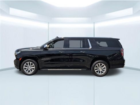Used 2024 Chevrolet Suburban Premier AWD/4WD image 2