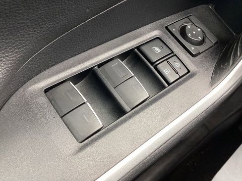 Used 2022 Toyota RAV4 Limited image 16