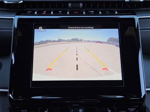 New 2025 Jeep Grand Cherokee Altitude image 18