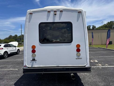 Used 2016 Chevrolet Express 3500 w/ Shuttle Bus Package RWD image 3