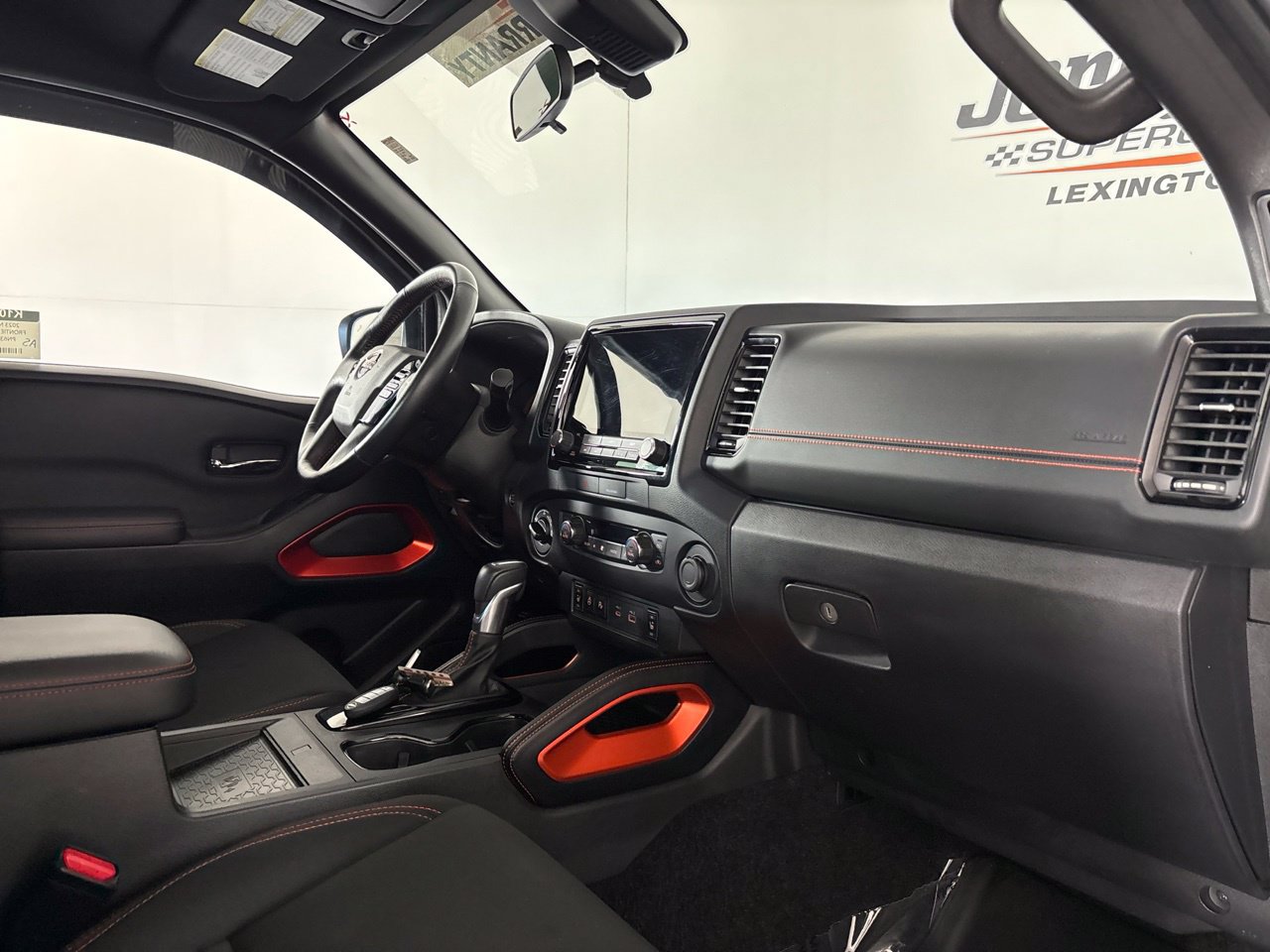 Used 2023 Nissan Frontier PRO-4X w/ Pro Convenience Package AWD/4WD image 32