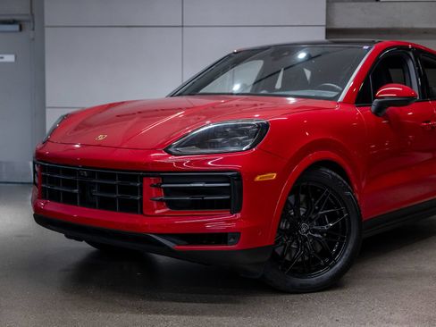Certified 2024 Porsche Cayenne S AWD/4WD image 24