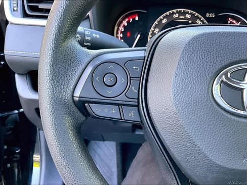 Used 2025 Toyota RAV4 XLE image 23