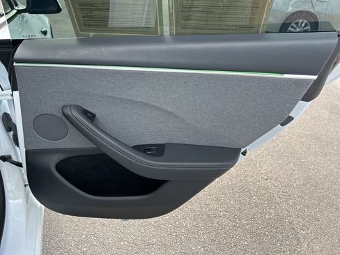 Used 2024 Tesla Model 3 Standard Range RWD image 40