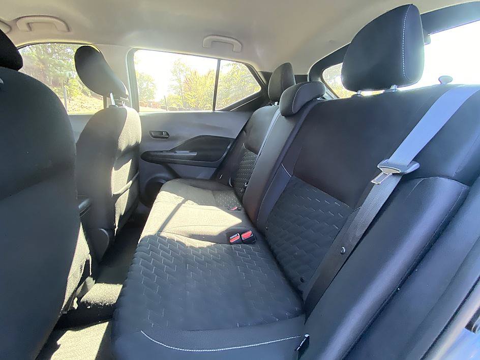 Used 2021 Nissan Kicks S FWD image 13
