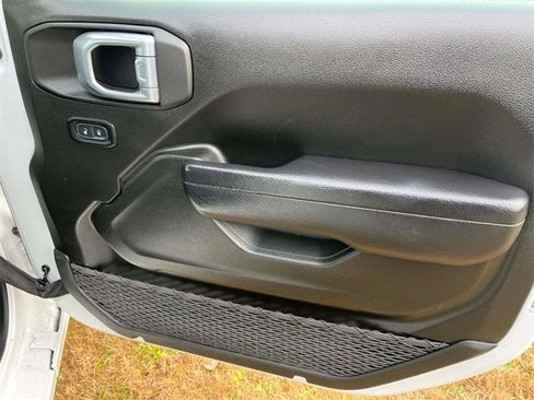 Used 2024 Jeep Wrangler Unlimited w/ Convenience Group image 20