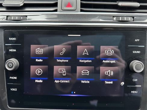 Used 2023 Volkswagen Tiguan SE R-Line image 18