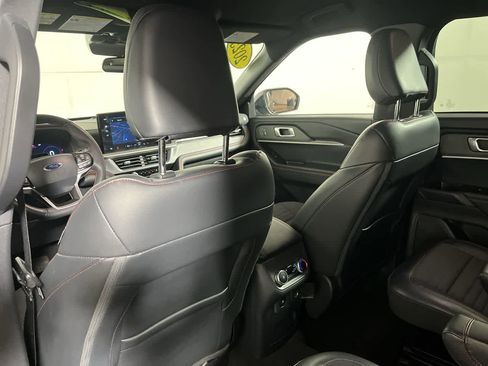 Used 2025 Ford Explorer ST-Line AWD/4WD image 25