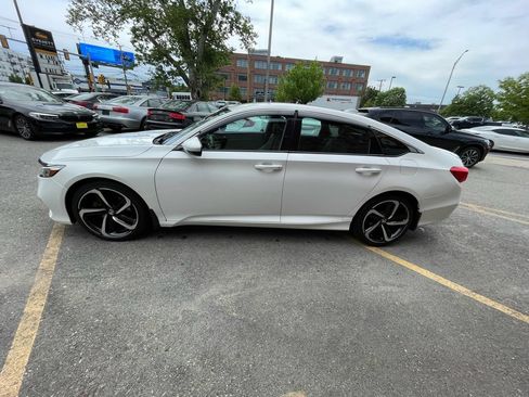 Used 2019 Honda Accord Sport image 6