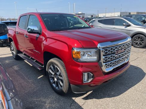 Used 2022 GMC Canyon Denali image 17