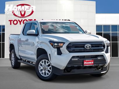 New 2025 Toyota Tacoma SR5