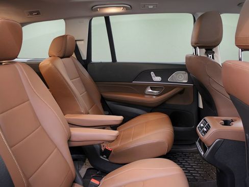 Used 2024 Mercedes-Benz GLS 450 4MATIC image 25