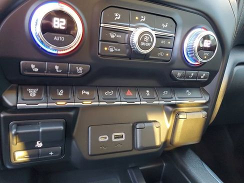 Used 2020 GMC Sierra 3500 Denali w/ Denali Ultimate Package image 24