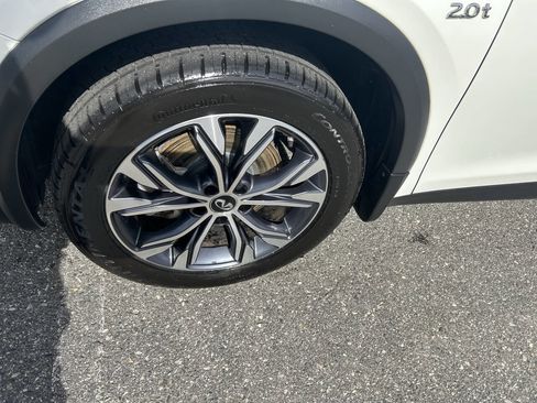 Used 2017 INFINITI QX30 Premium w/ Navigation Package image 14