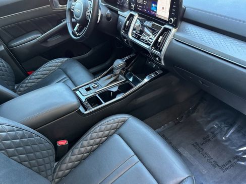 Used 2023 Kia Sorento SX AWD/4WD image 18
