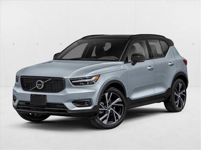 Used 2022 Volvo XC40 T5 R-Design w/ Advanced Package