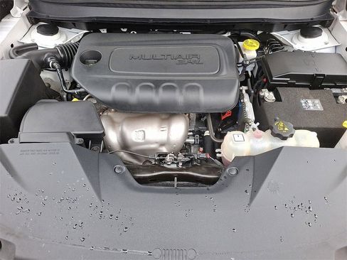 Used 2023 Jeep Cherokee Altitude Lux w/ Lux Elite Package image 30