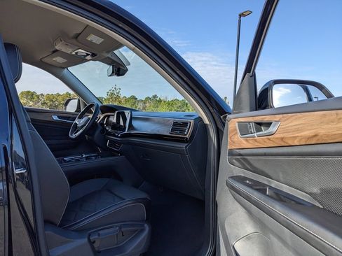 Used 2024 Volkswagen Atlas SE image 39