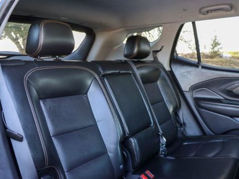 Used 2021 GMC Terrain SLT image 18