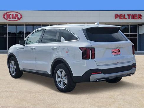 New 2026 Kia Sorento LX FWD image 3