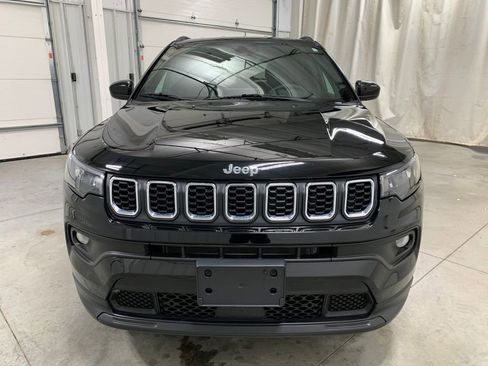 Used 2024 Jeep Compass Latitude image 27