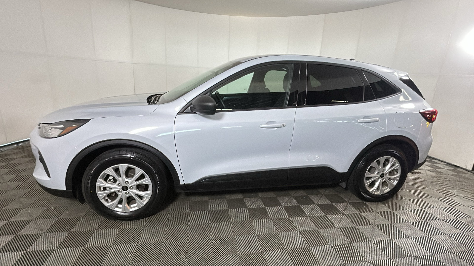 Used 2025 Ford Escape Active FWD image 6
