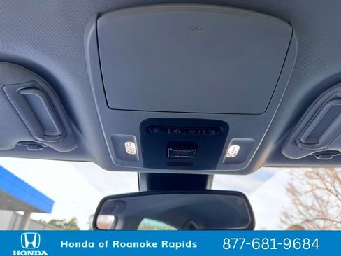 Used 2019 Toyota Camry XLE image 30