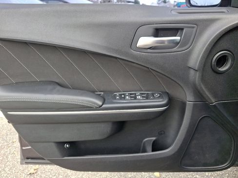 Used 2016 Dodge Charger SXT image 12