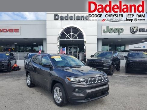 Certified 2022 Jeep Compass Latitude FWD image 1