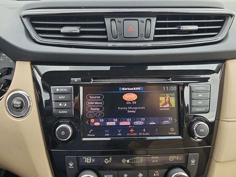 Used 2020 Nissan Rogue SV w/ Premium Package image 22