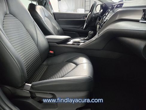 Used 2018 Toyota Camry SE image 18