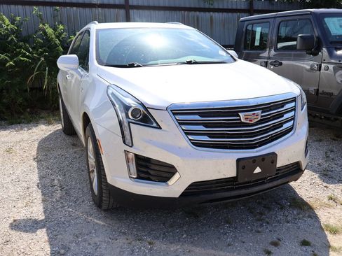Used 2017 Cadillac XT5 FWD image 14