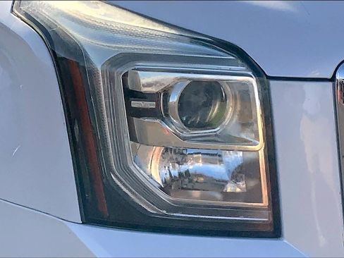 Used 2018 GMC Yukon SLT w/ Open Road Package RWD image 28