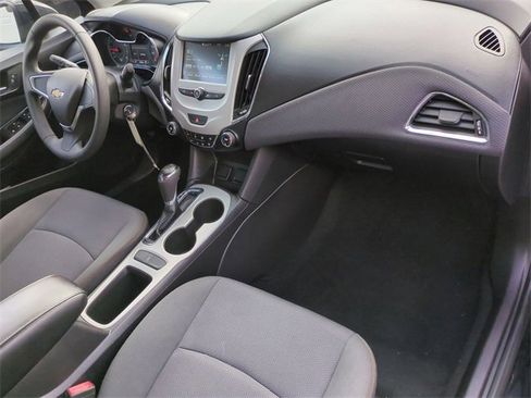 Certified 2018 Chevrolet Cruze LS image 26