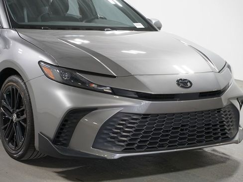 Used 2025 Toyota Camry SE w/ Multimedia Upgrade Package image 4