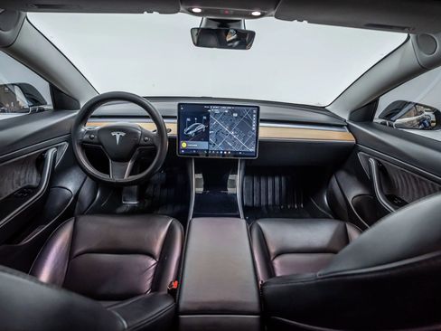 Used 2020 Tesla Model 3 Standard Range Plus image 11