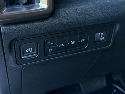 Used 2025 GMC Hummer EV 2X w/ Extreme Off-Road Package image 45