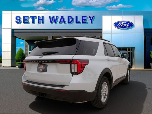 New 2026 Ford Explorer Active RWD image 8
