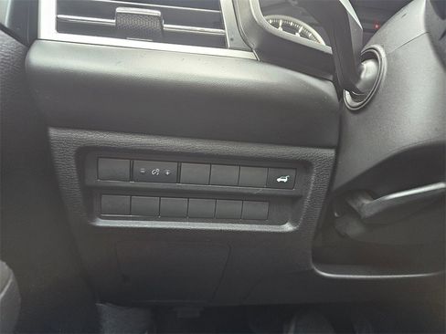 Used 2024 Mitsubishi Outlander SE image 20