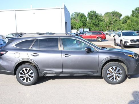 Used 2022 Subaru Outback Premium AWD/4WD image 5