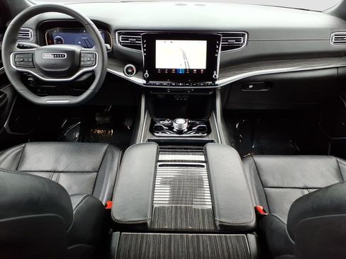 Used 2022 Jeep Wagoneer Series III image 13